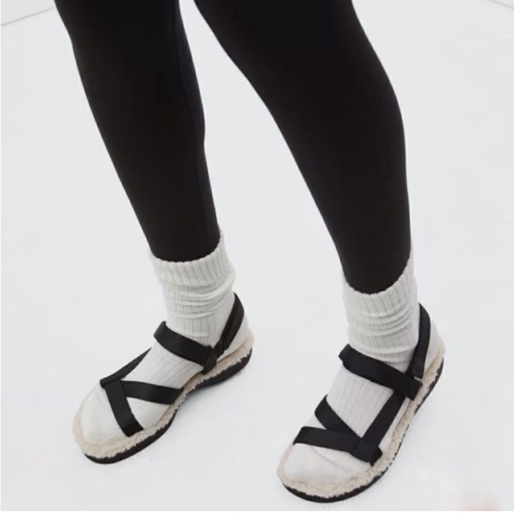 Everlane Black Strappy Sandals with Cream faux four lined Footbed